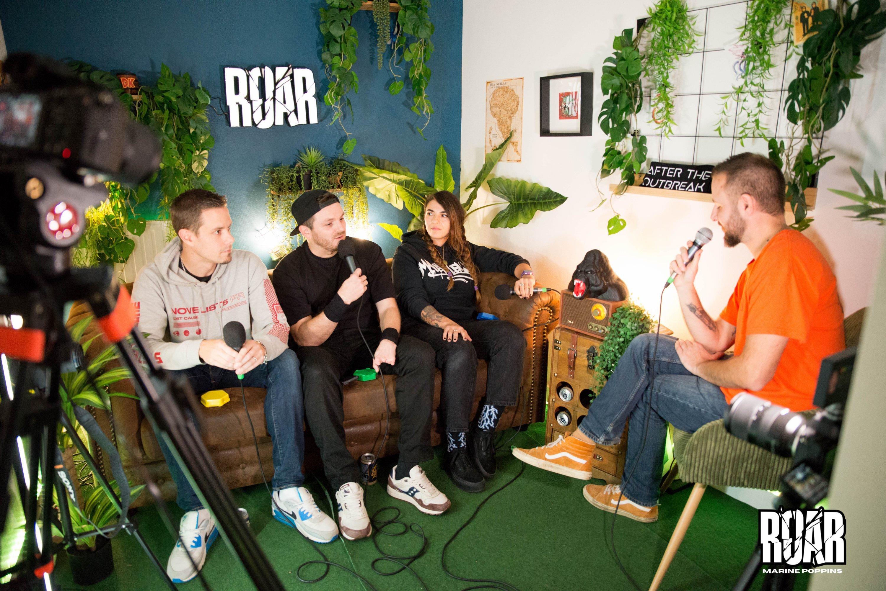ROAR 11-4938.jpg