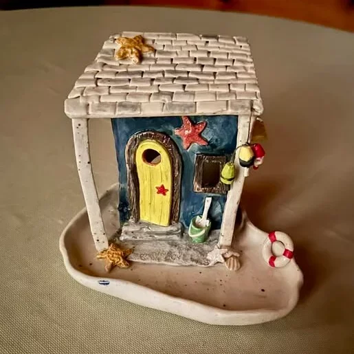 fairy-house-beach-high-6816z0.jpg.99b2c38e8ea1cc4002d9e61786105b9c.jpg